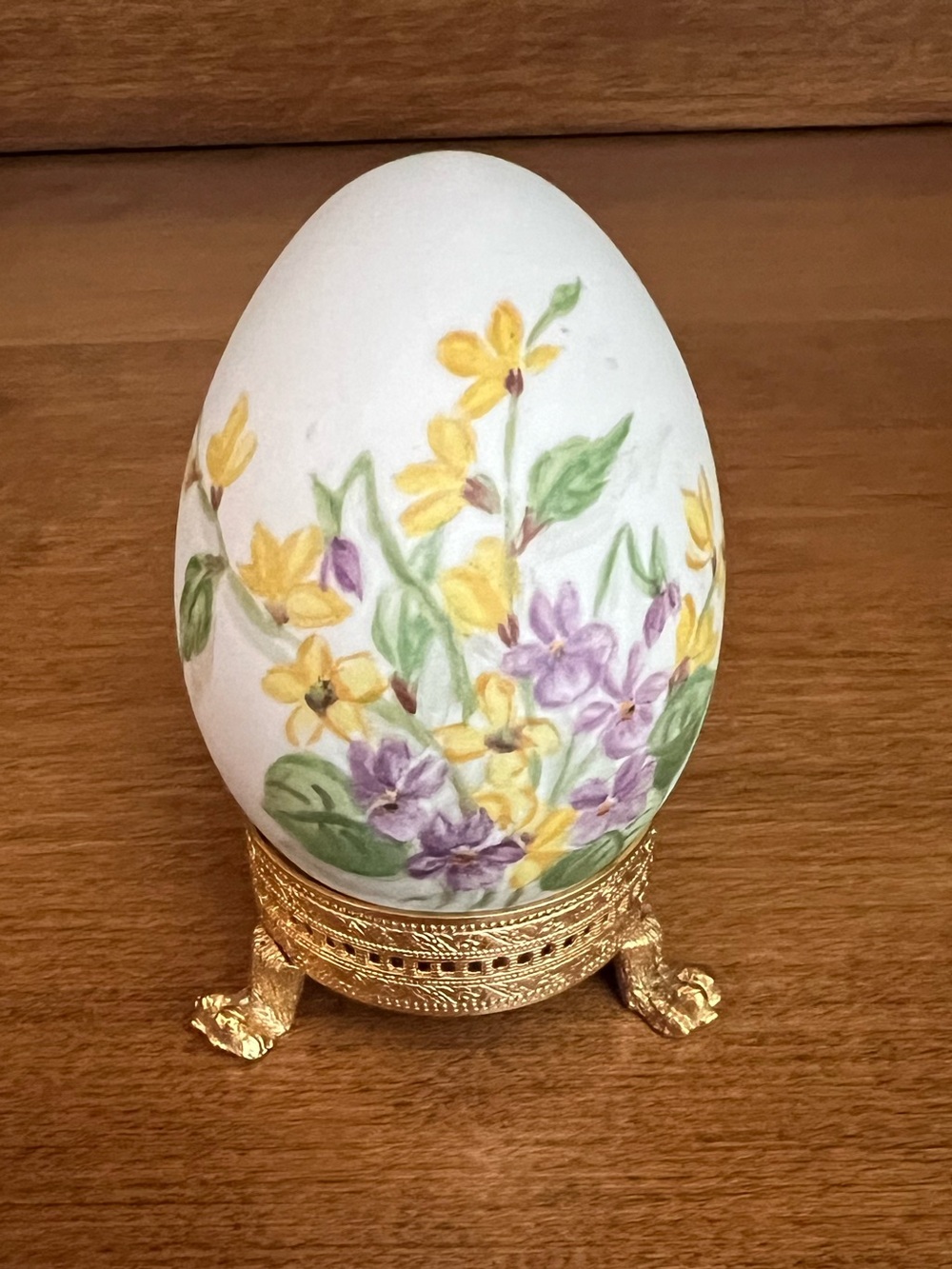 Hand-Painted Cream Decorative ceramic Egg with floral design